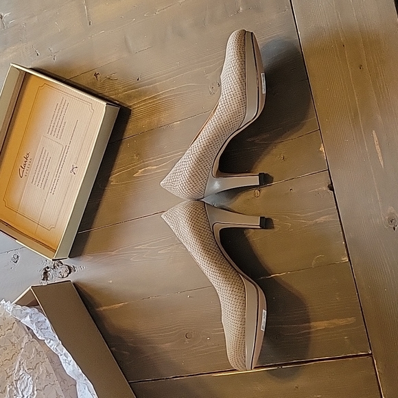 Clarks Artisan Heels - Delise Bliss Light Grey Nubuck - Picture 6 of 8